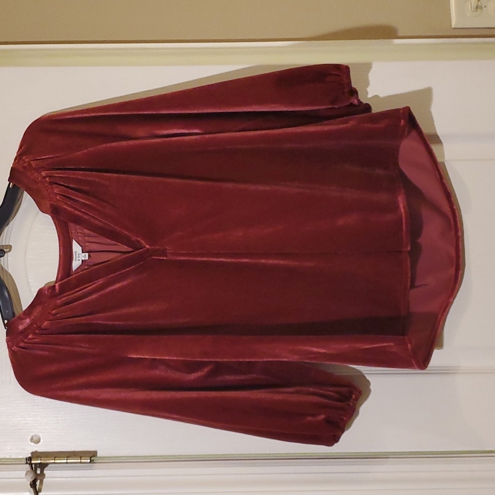 Crown & Ivy Velvety 3/4 sleeve top